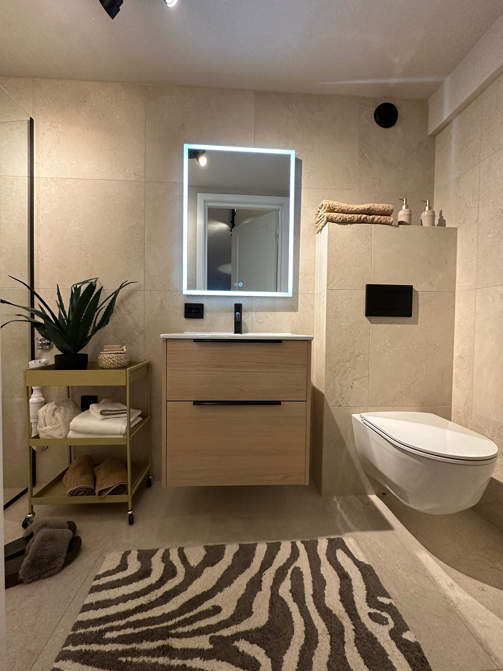 Bad.
Vaskemaskin settes inn ved innflytting. Galleribilde