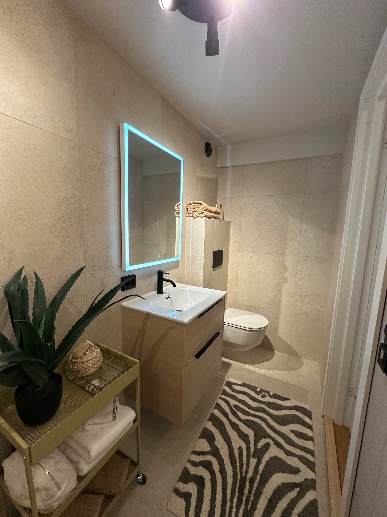 Bad.
Vaskemaskin settes inn ved innflytting. Galleribilde