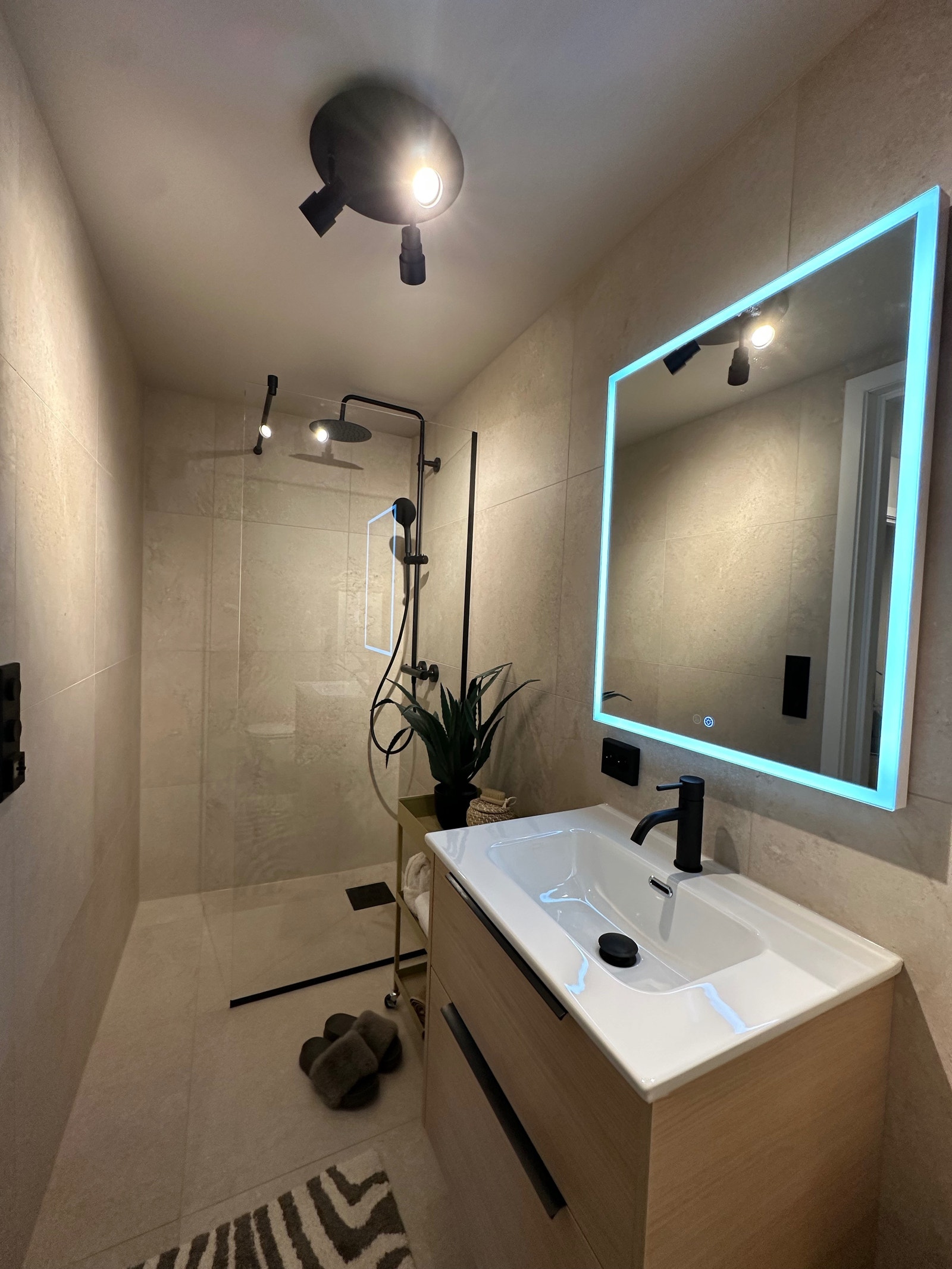 Bad.
Vaskemaskin settes inn ved innflytting. Galleribilde