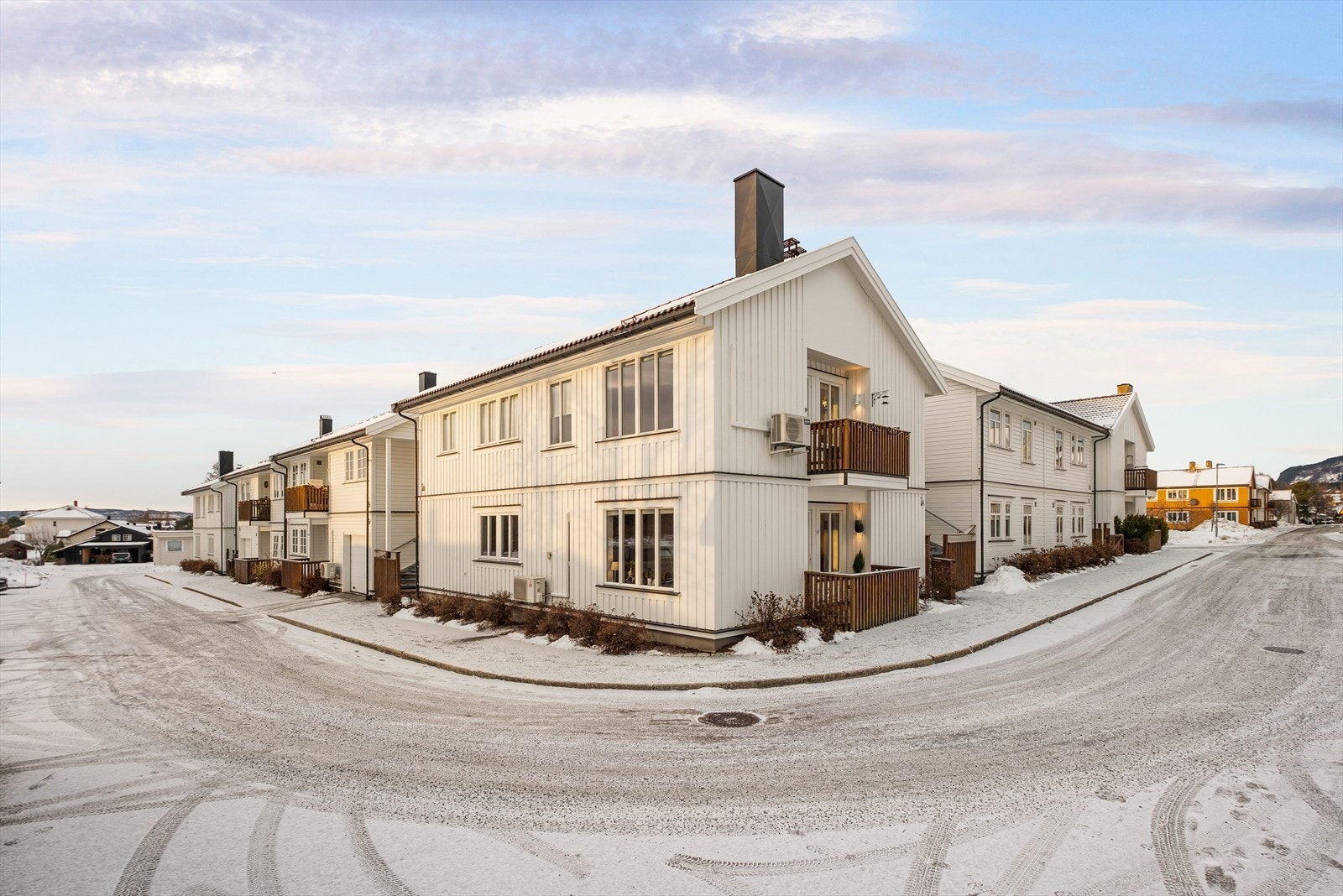 Aktiv Eiendom v/Lars Valstad har gleden av å presentere Rikke Moksnes vei 1a. Fotograf: Michael Nøstvik Eid Galleribilde