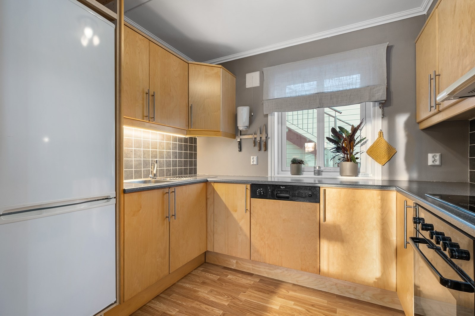 Vinduet gir godt med naturlig lysinnslipp Galleribilde