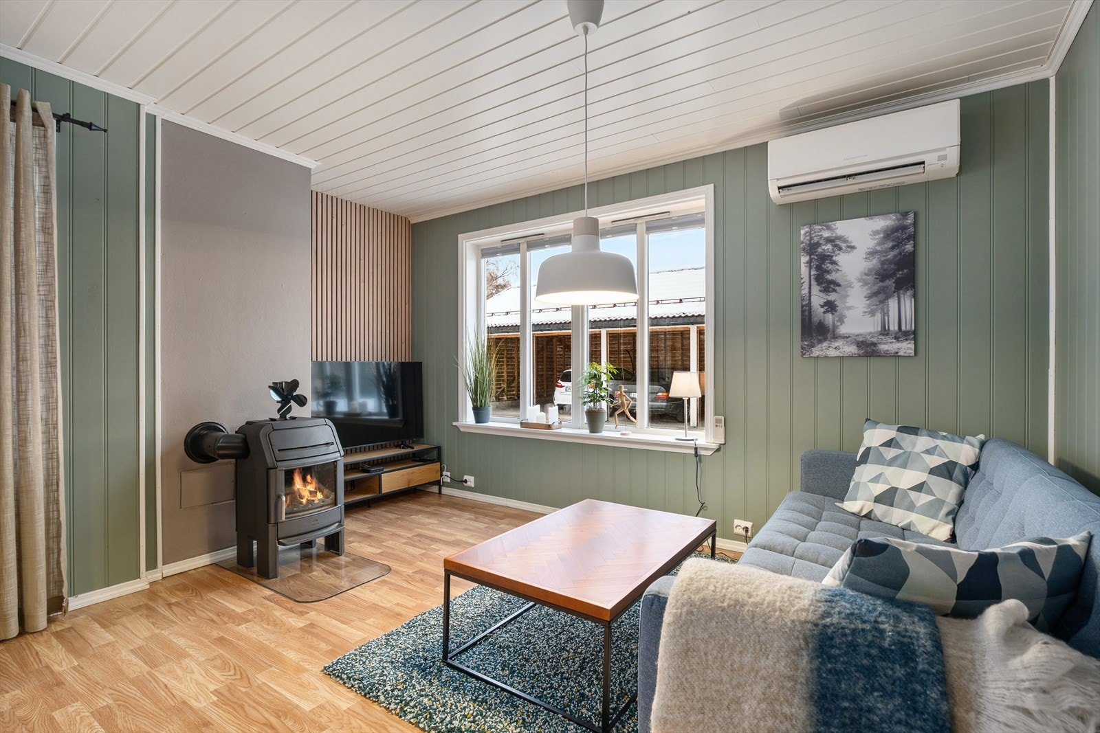 Tidsriktig spilevegg står godt til boligen Galleribilde