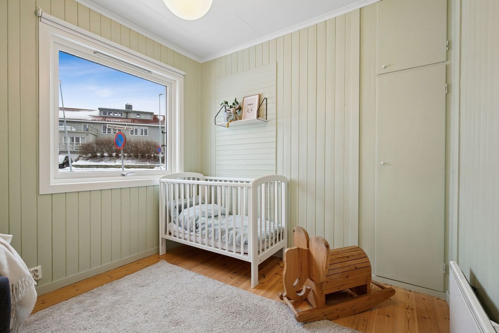 Boligen andre soverom er i dag benyttet som barnerom, men kan fint benyttes som kontorrom eller hobbyrom. Galleribilde