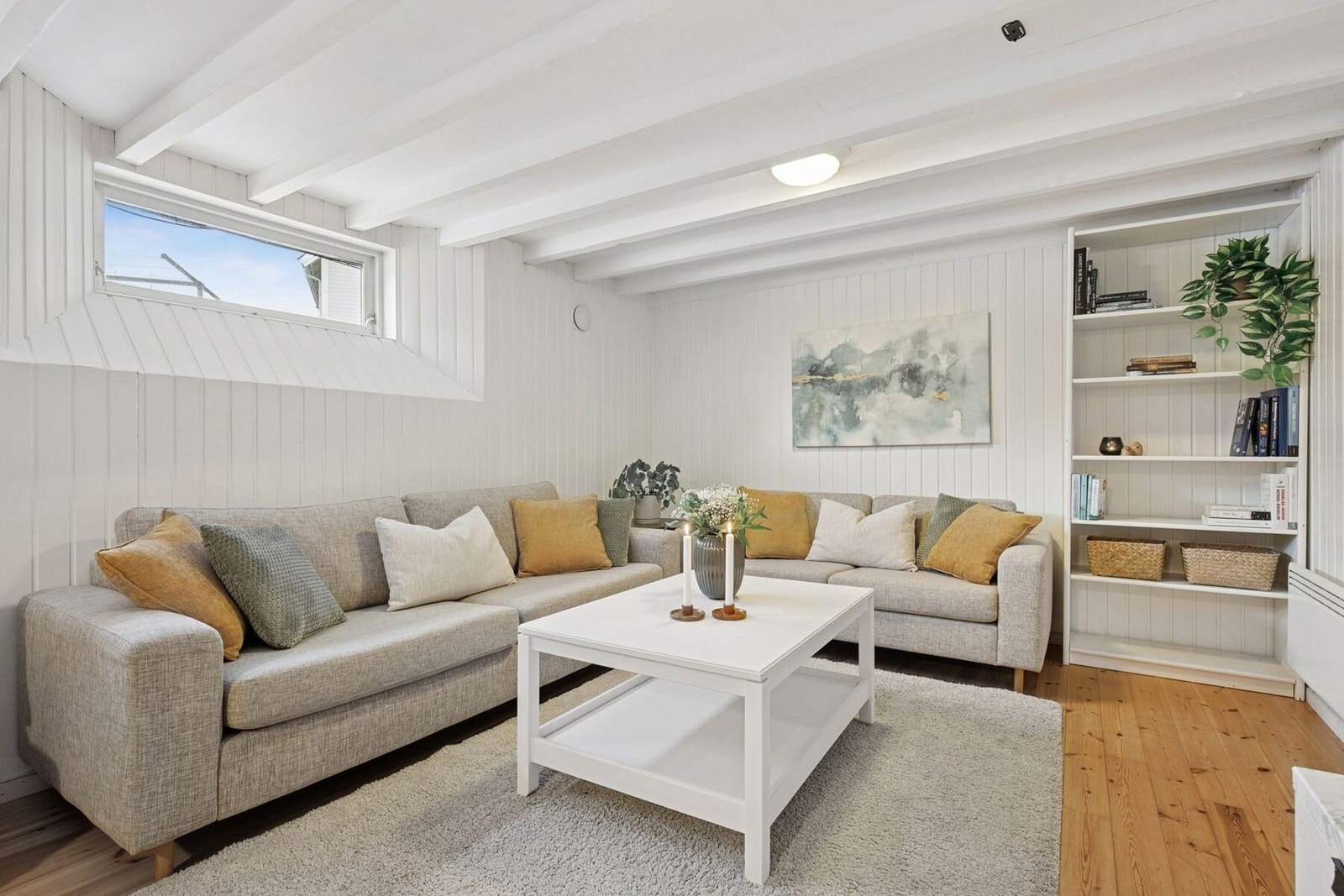 Det er rikelig med plass til sittegruppe. Galleribilde