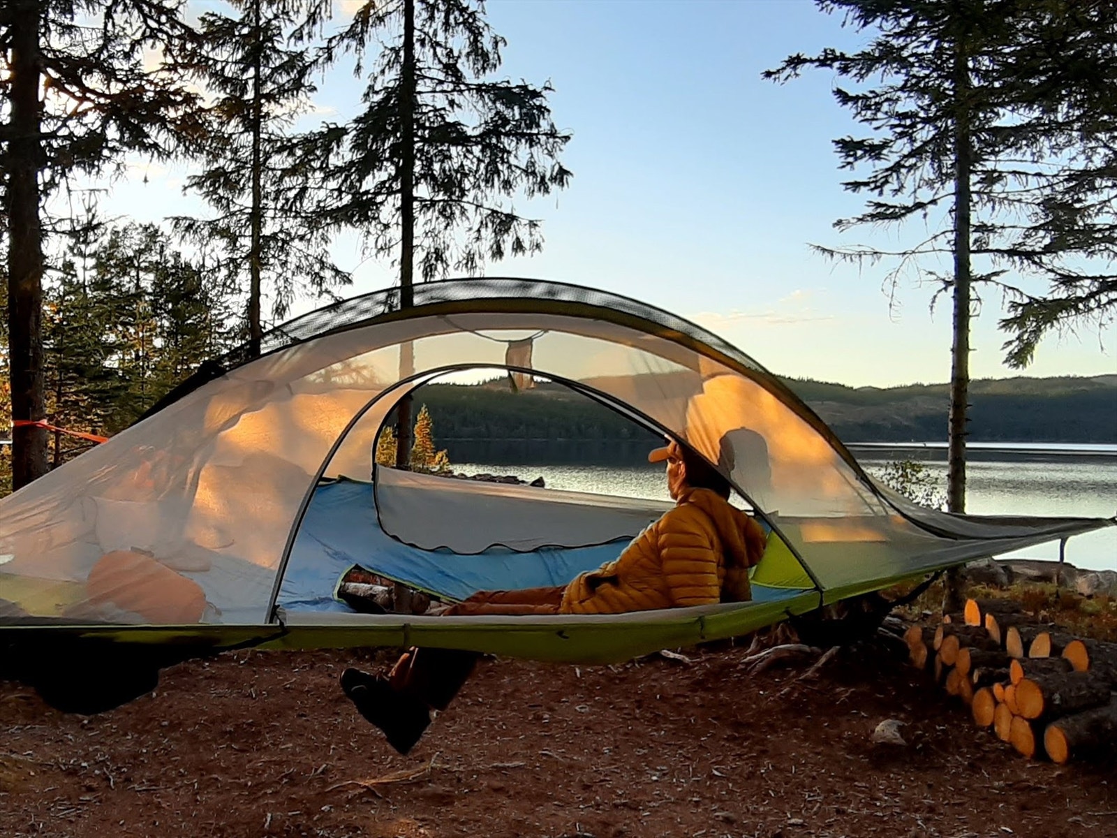 Nyt nærheten til naturen og den fredelige atmosfæren. Galleribilde