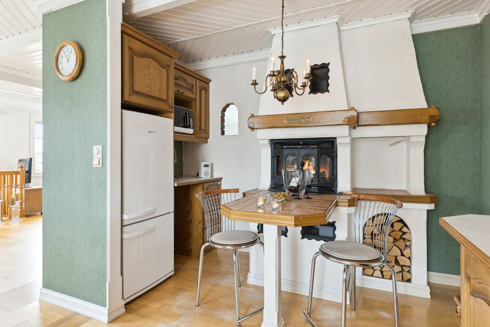 Peis med innsats på kjøkkenet Galleribilde