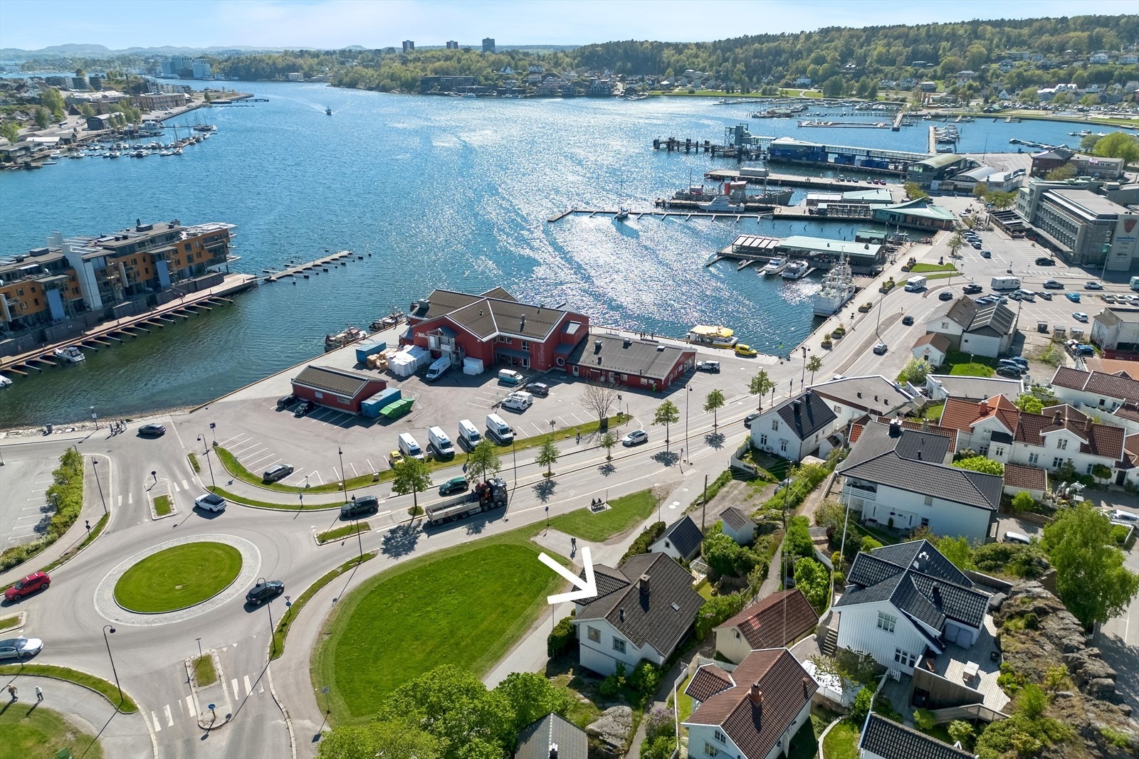 Det er ikke boplikt i Sandefjord, slik at det mulig å bruke boligen bare som sommerhus/feriehus hvis man ønsker. Galleribilde