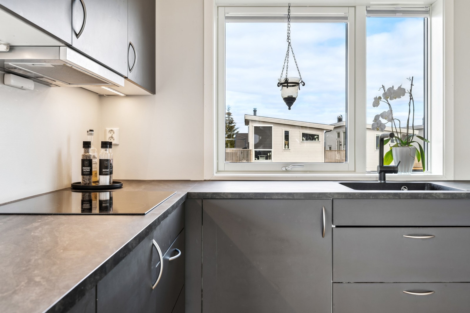 Integrert ventilator med avtrekkskanal Galleribilde