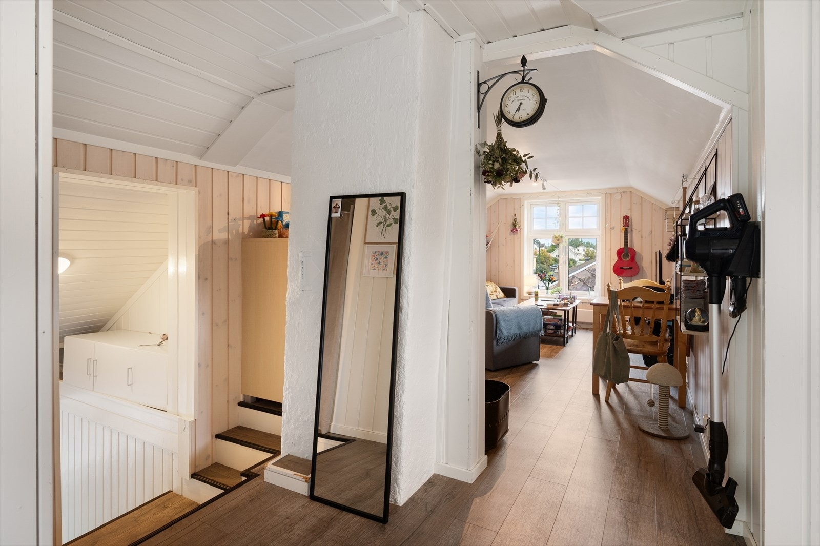 Romslig loftsleilighet. Galleribilde