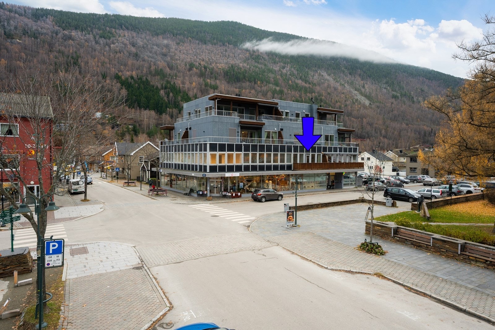 Storgata 11i ligger meget sentralt til i Otta sentrum. Galleribilde