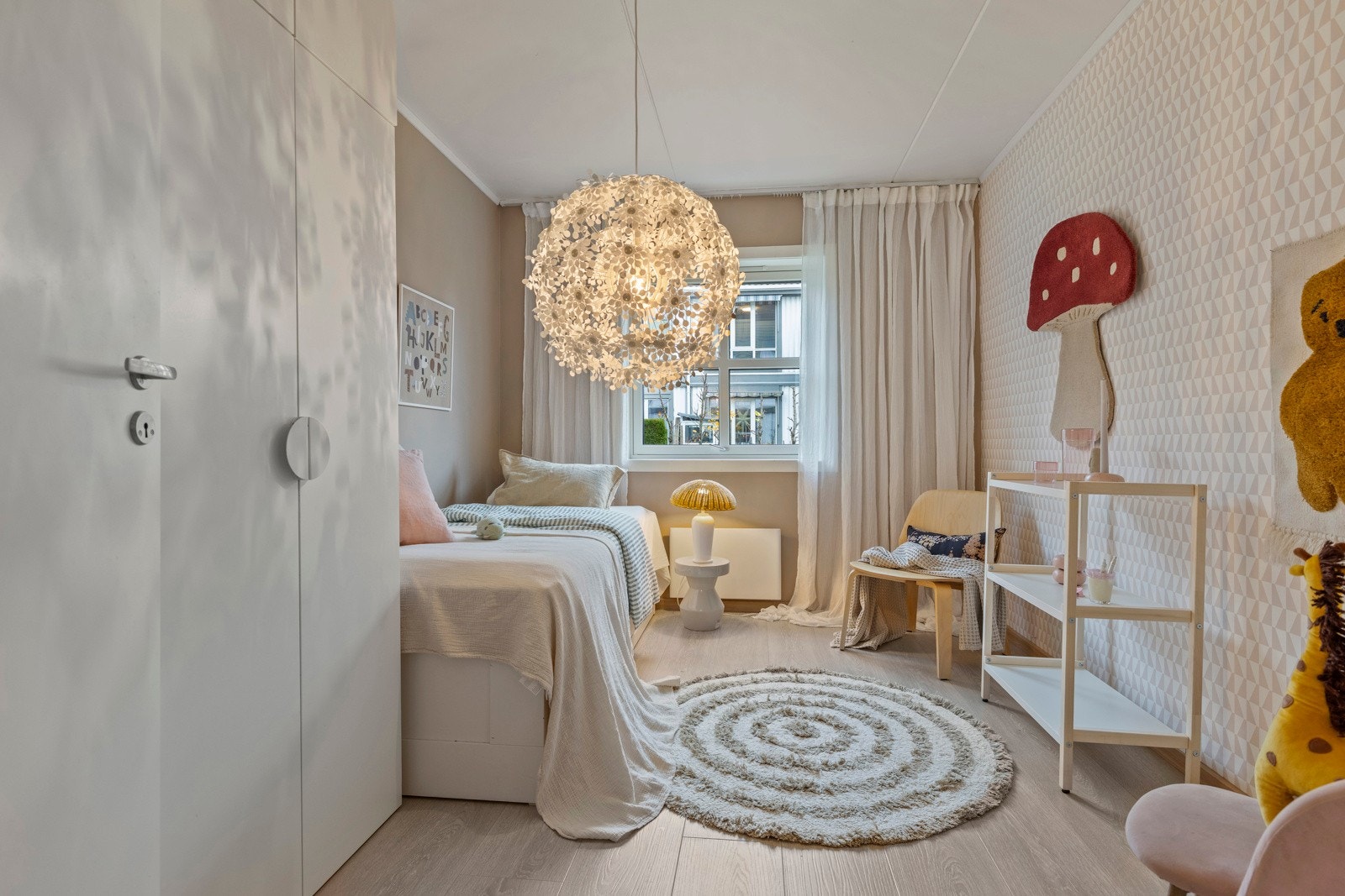 Soverom I - adkomst fra hall. Galleribilde