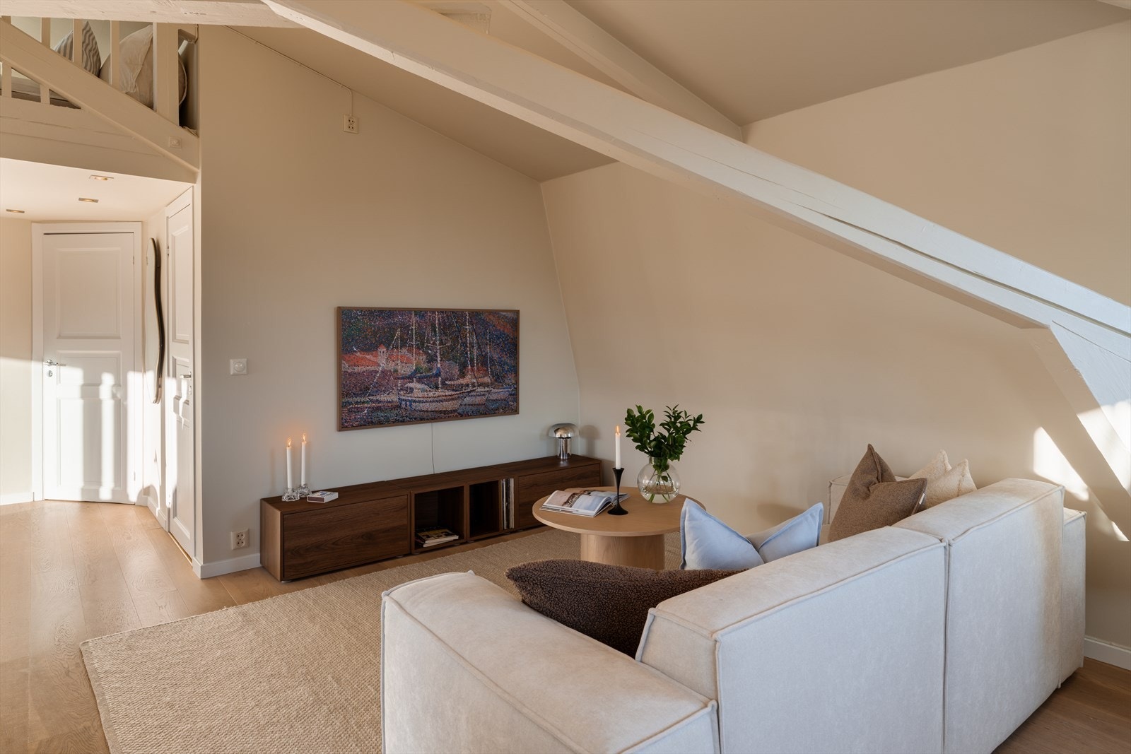 Alle vegger er malt i 2024-2025. Galleribilde