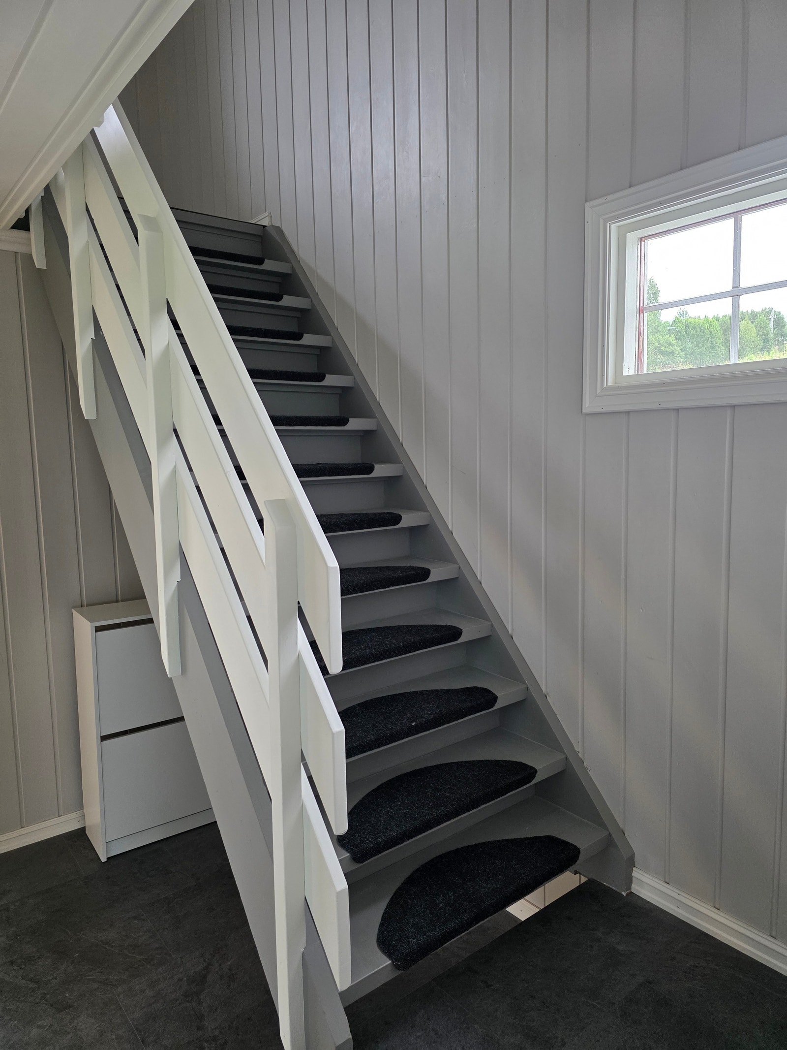 Hall med trapp til 2etg Galleribilde