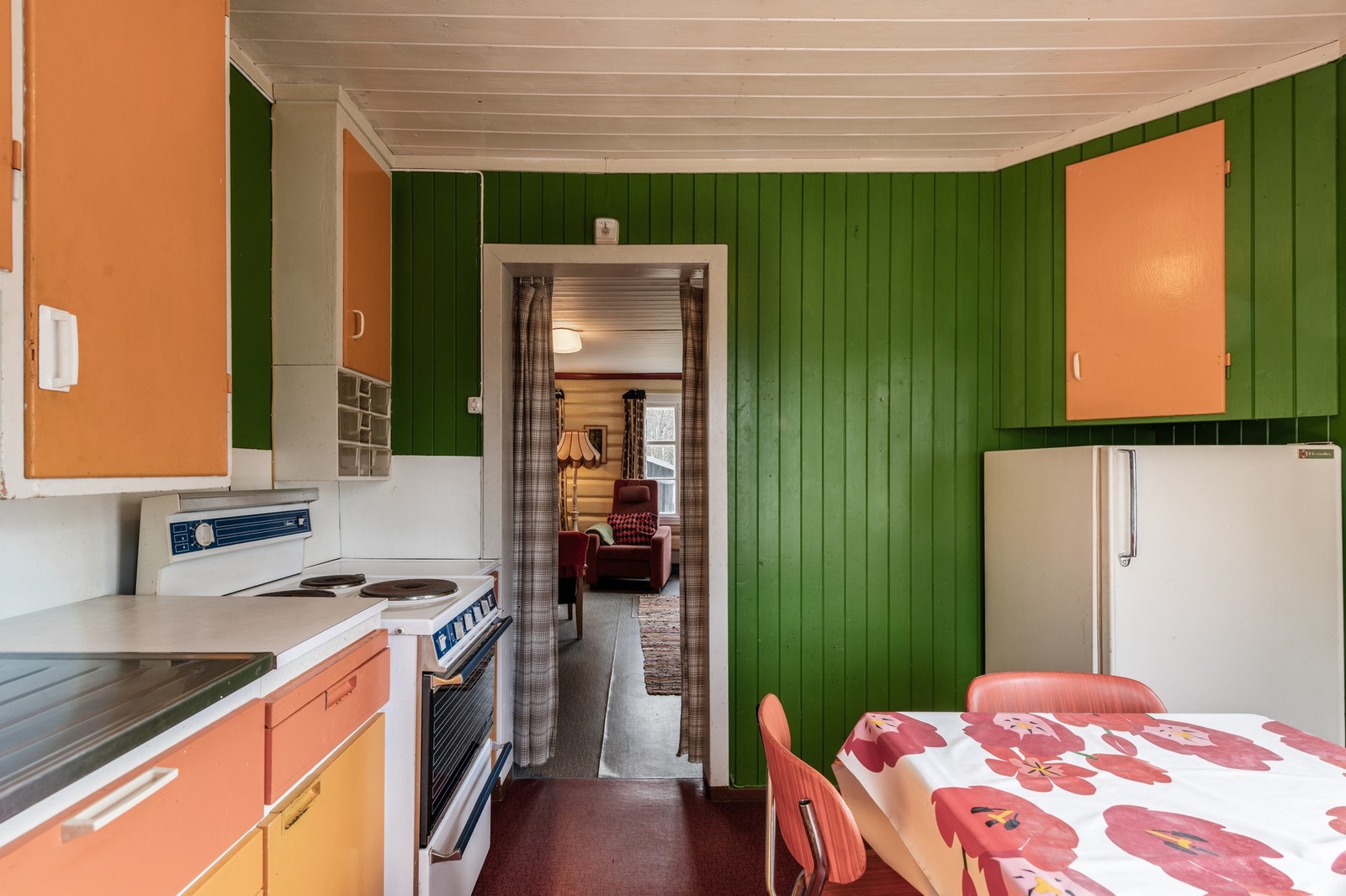 Kjøkkenet har spreke farger Galleribilde
