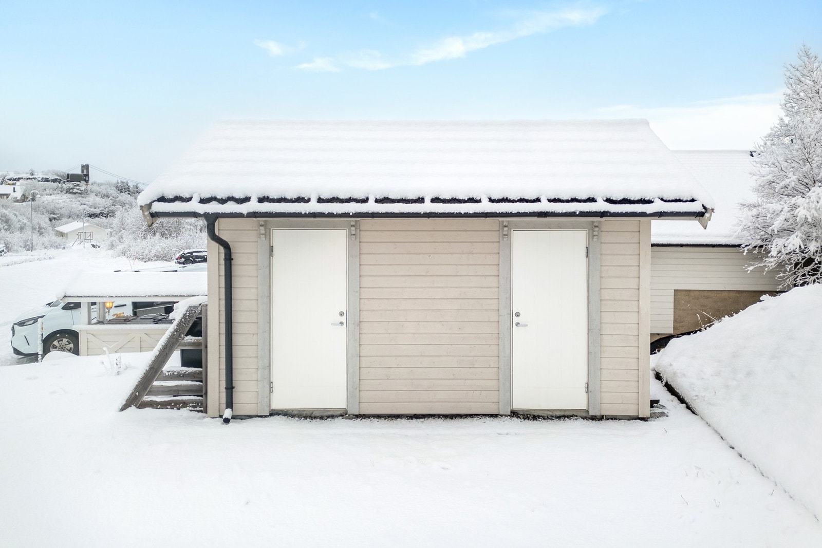 Ekstern bod med lagringsplass Galleribilde