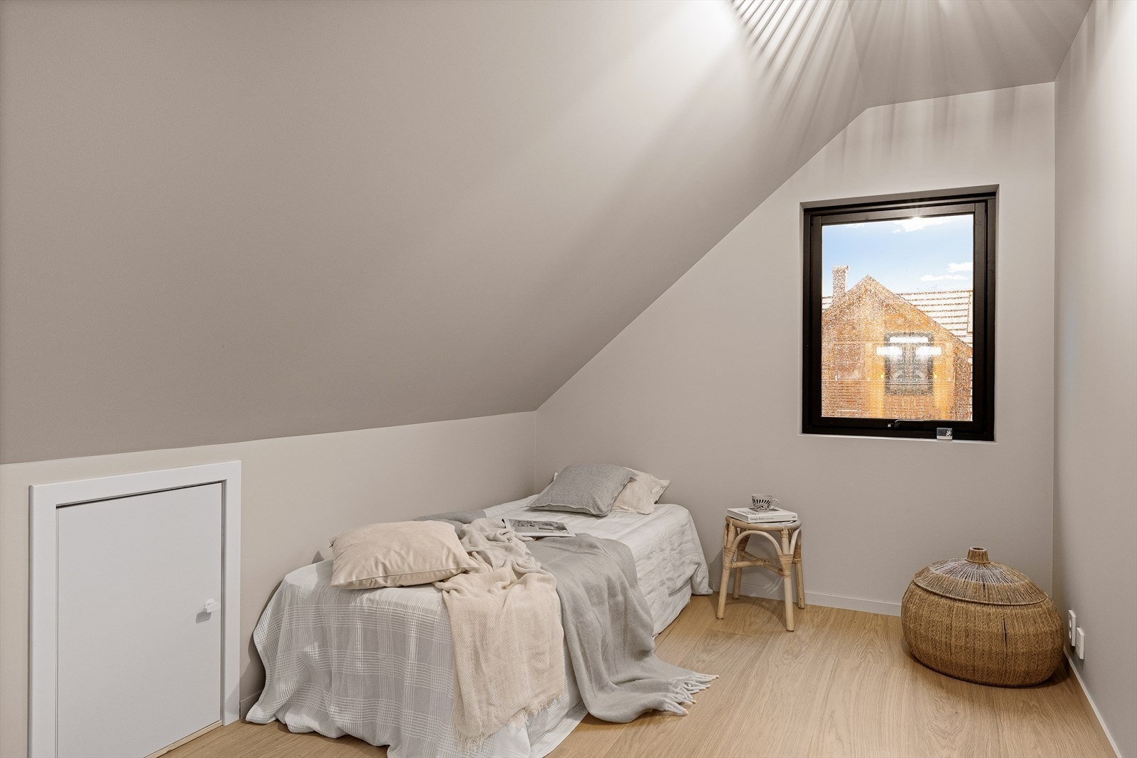 Soverom 3 som er beliggende i andre etasje. Plass til seng og øvrig møblement. Galleribilde