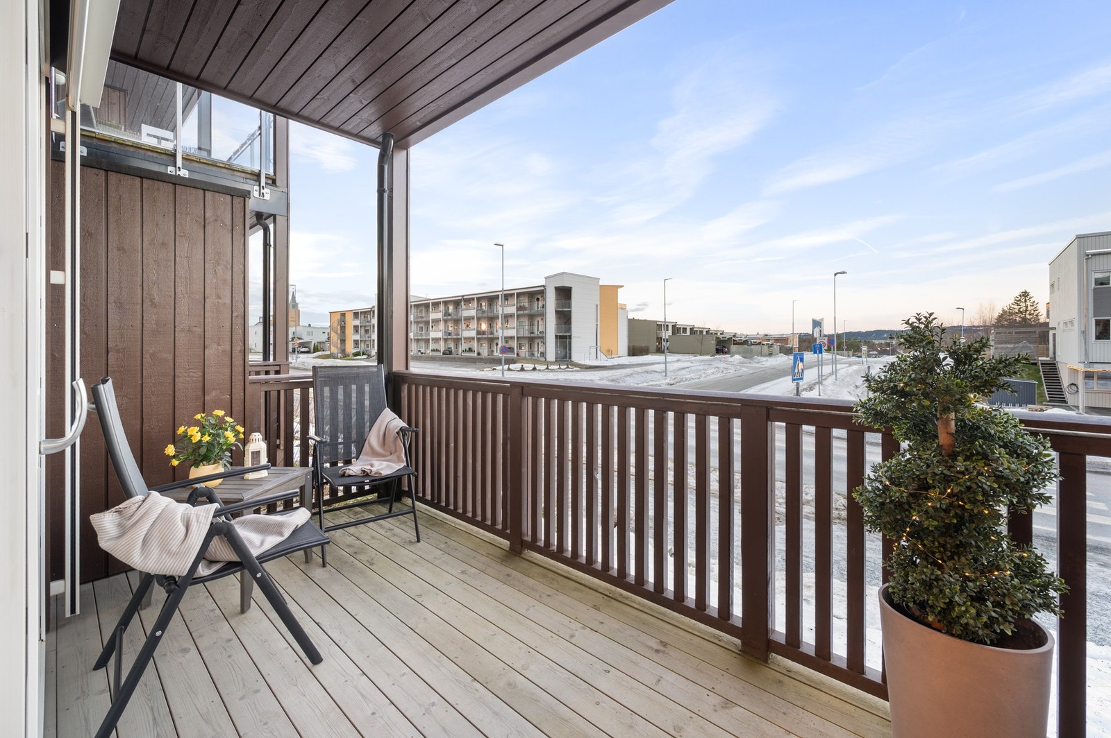 Balkongen er på 6,9 kvm, med plass til forskjellige utemøbler eller grill. Galleribilde