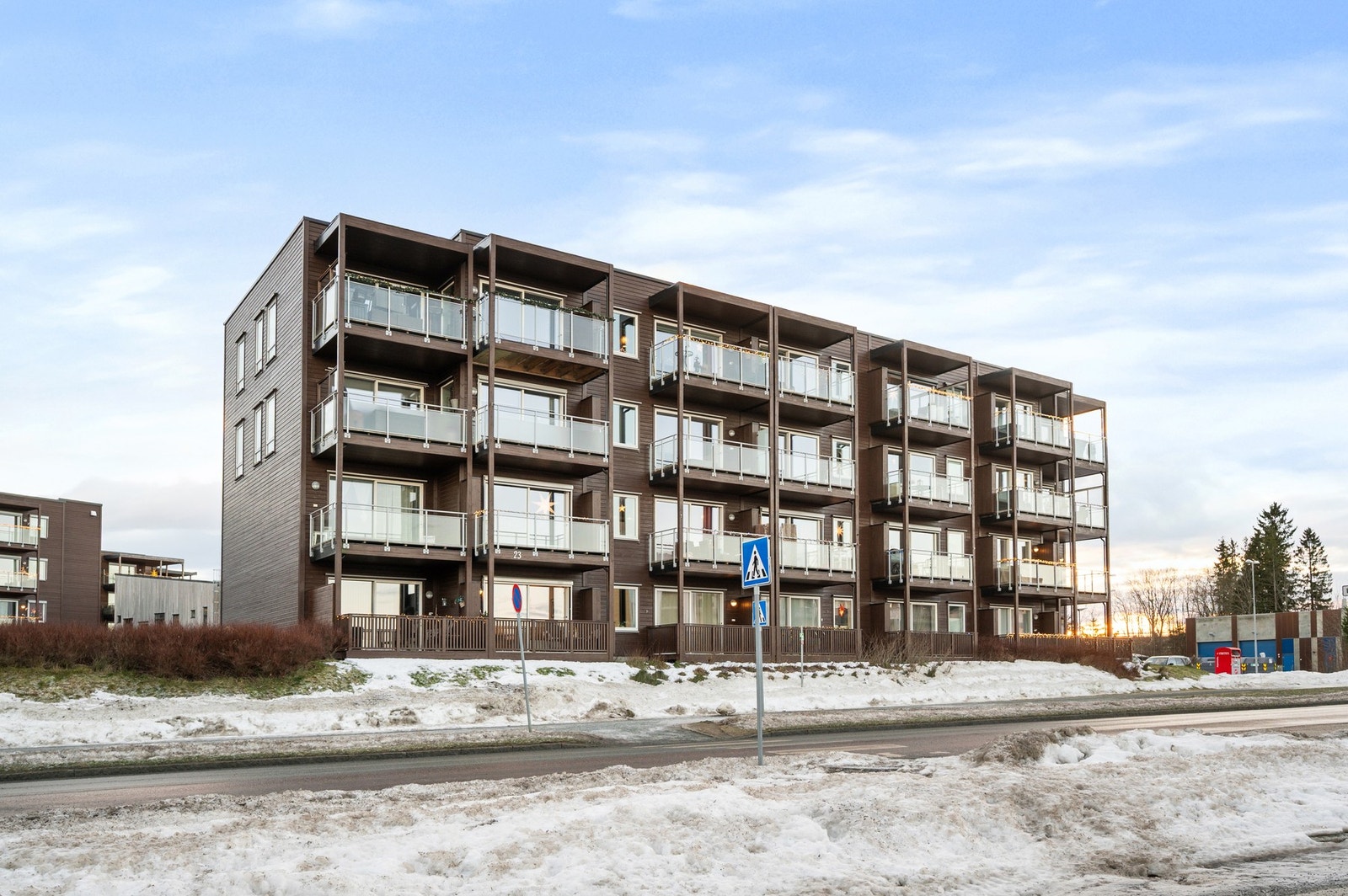 Tiller er en bydel sørøst i Trondheim med kort avstand til City Syd og et bredt tilbud av ulike servicefunksjoner. Galleribilde