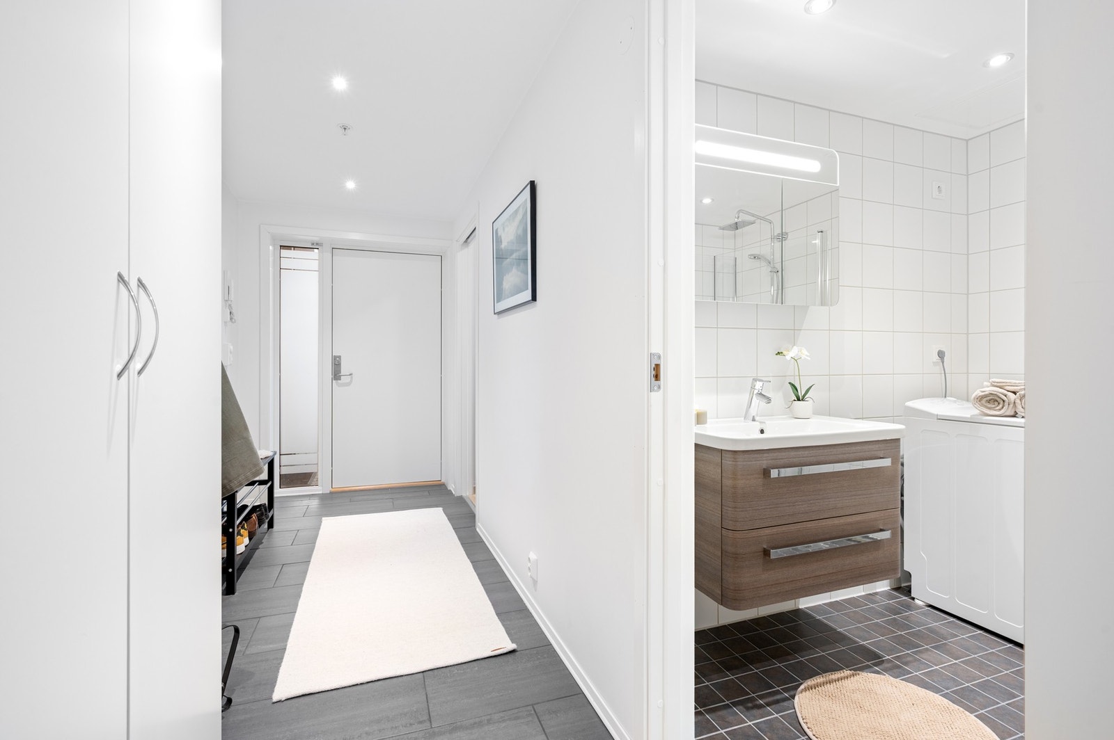 God plass til garderobeløsninger, samt oppheng av yttertøy. Galleribilde