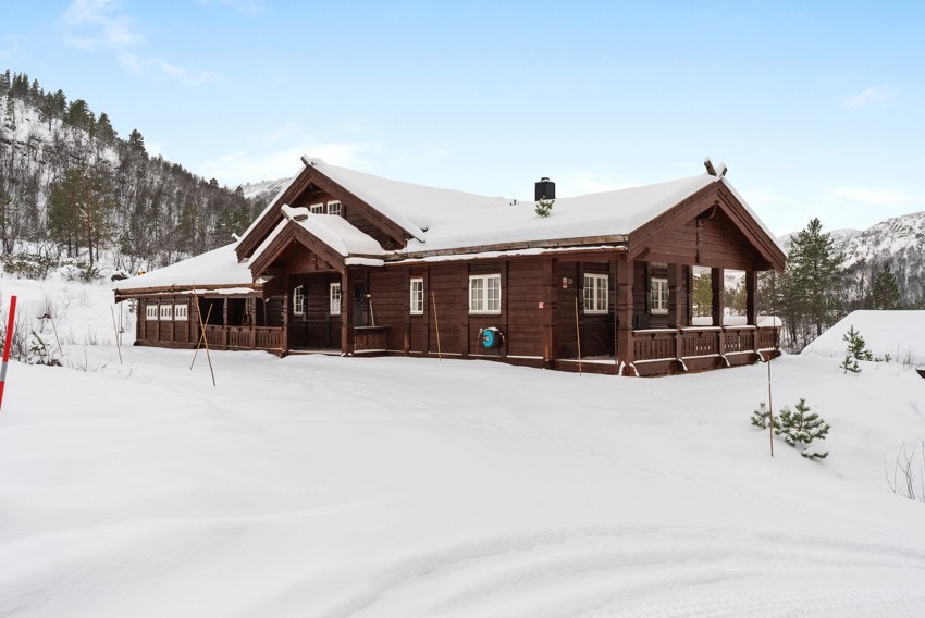 Kort vei til både alpinbakke og oppkjørte skiløyper vinterstid Galleribilde