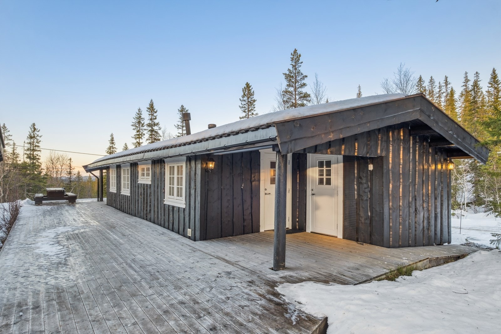 En flott og sjarmerende fritidseiendom beliggende i populære Tevellia! Galleribilde