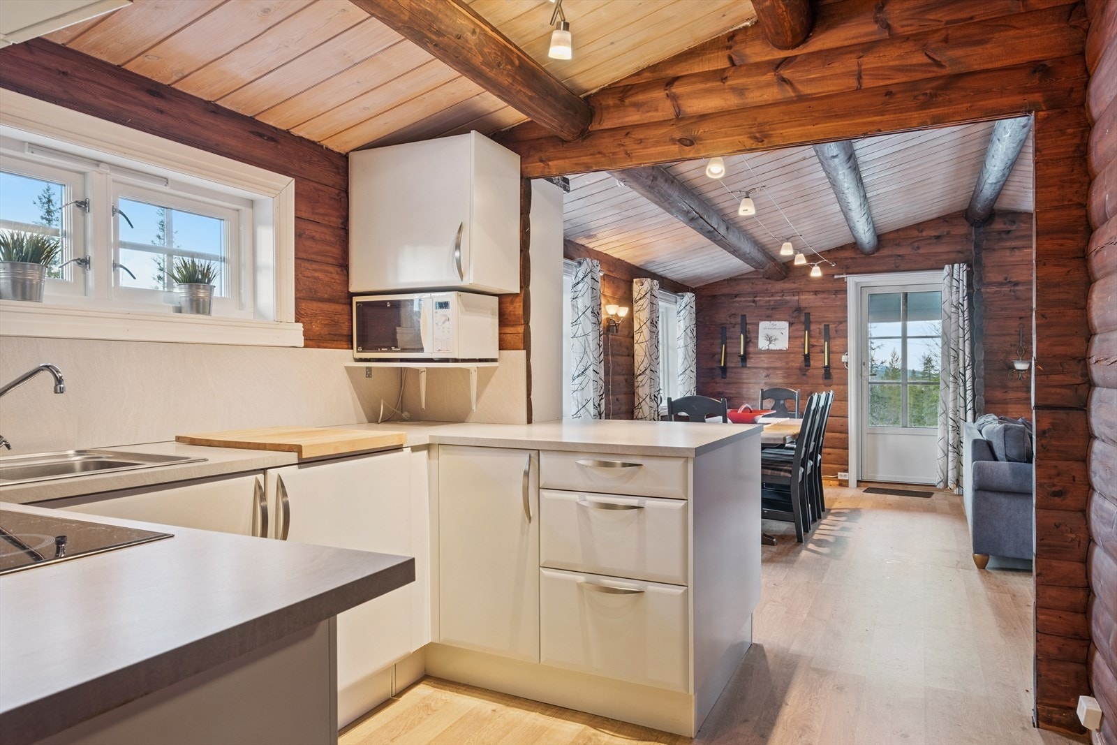 Flott kjøkken fra HTH. Galleribilde