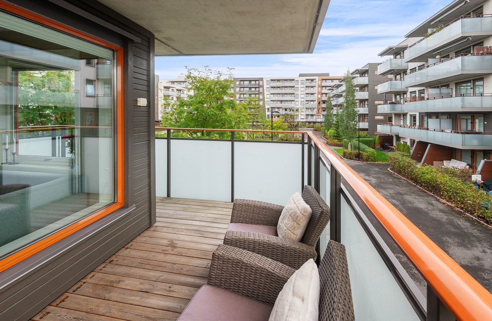 Leiligheten har en sør-østvendt balkong på 10kvm. Galleribilde