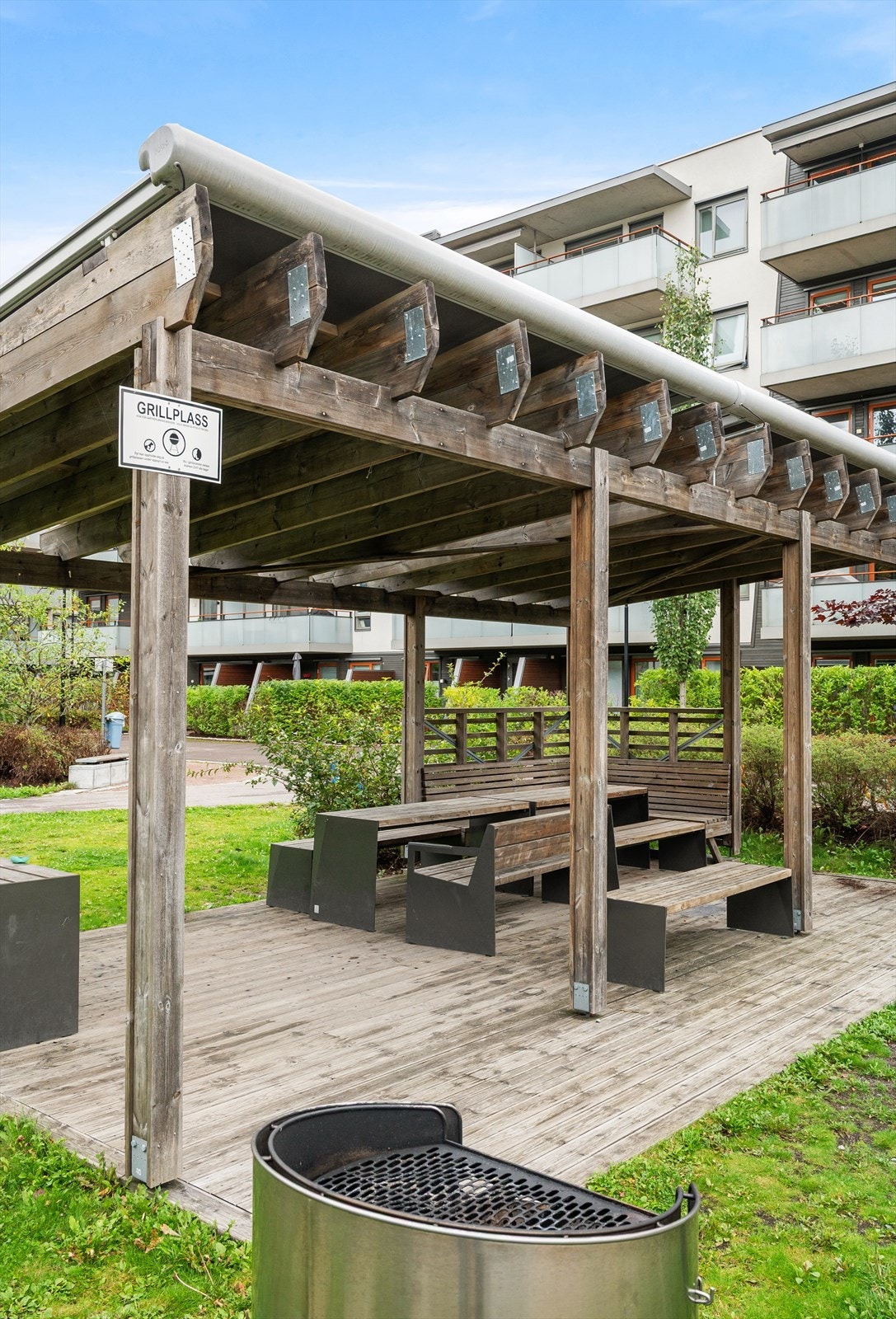 Grillplass. Galleribilde