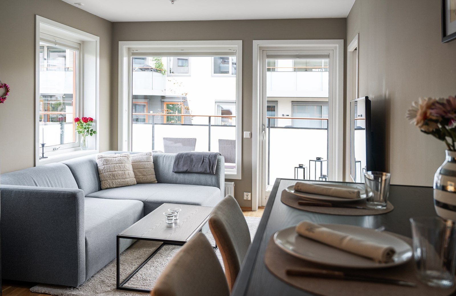 Vinduer fra 2018, som gir rikelig med naturlig lysinnslipp. Galleribilde