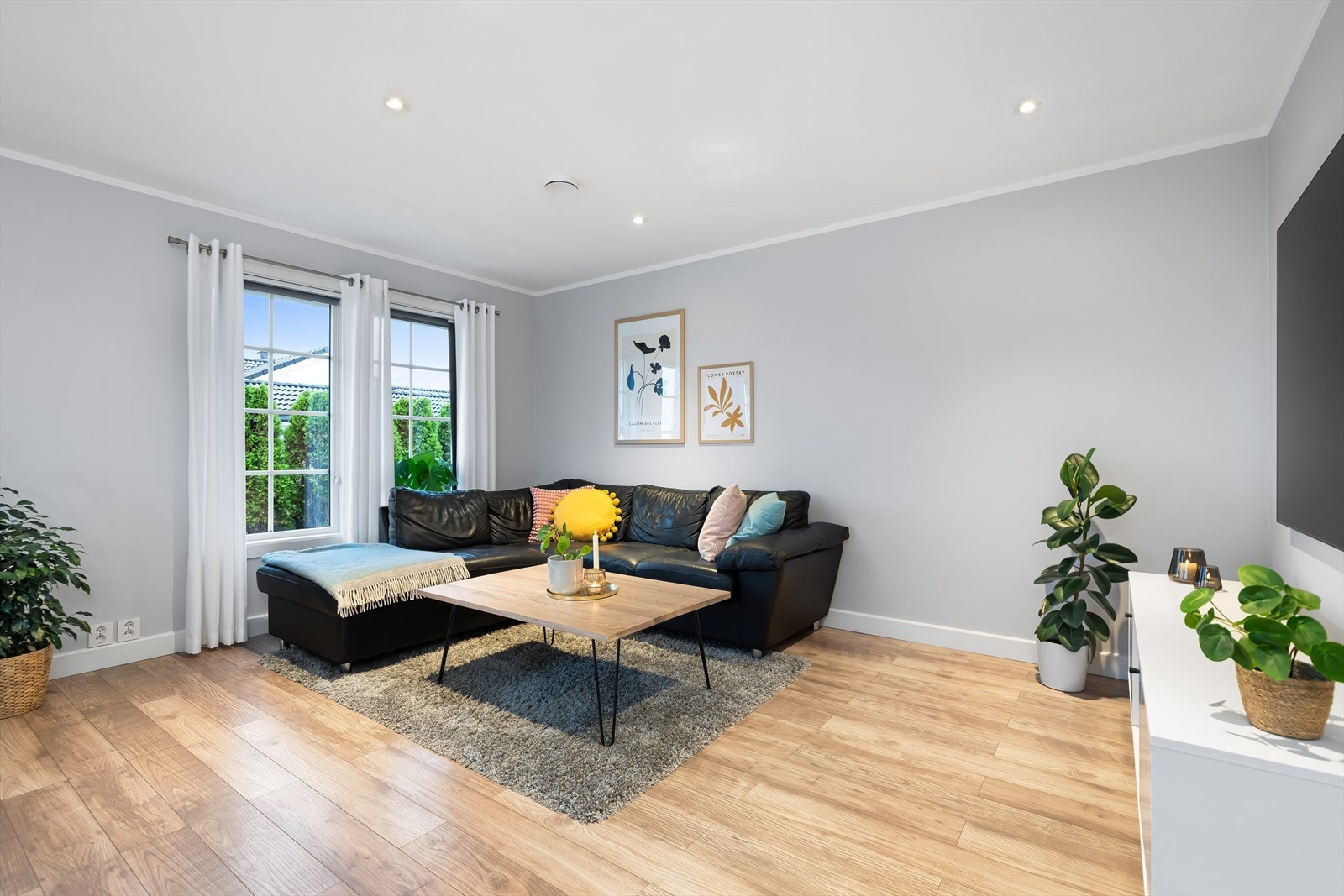 Rommet utforming gir en naturlig oppdeling. Galleribilde