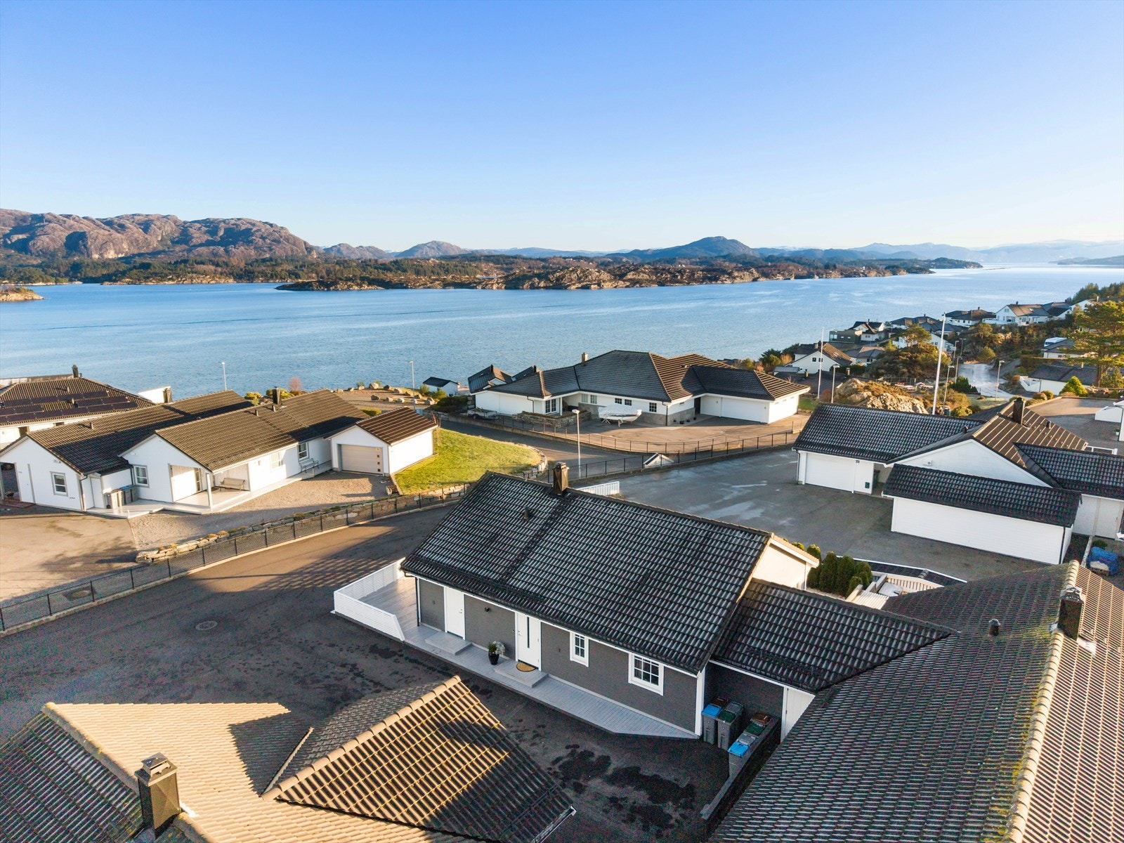 Høy og fri beliggenhet med utmerkede solforhold. Galleribilde