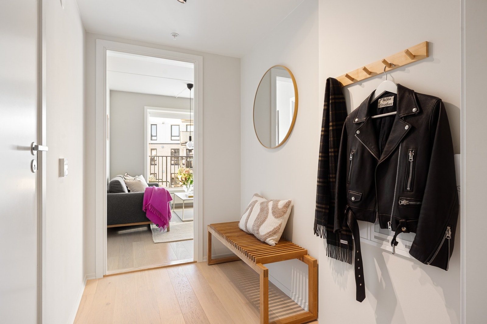 Entreen kan innredes med ulike garderobeløsninger Galleribilde