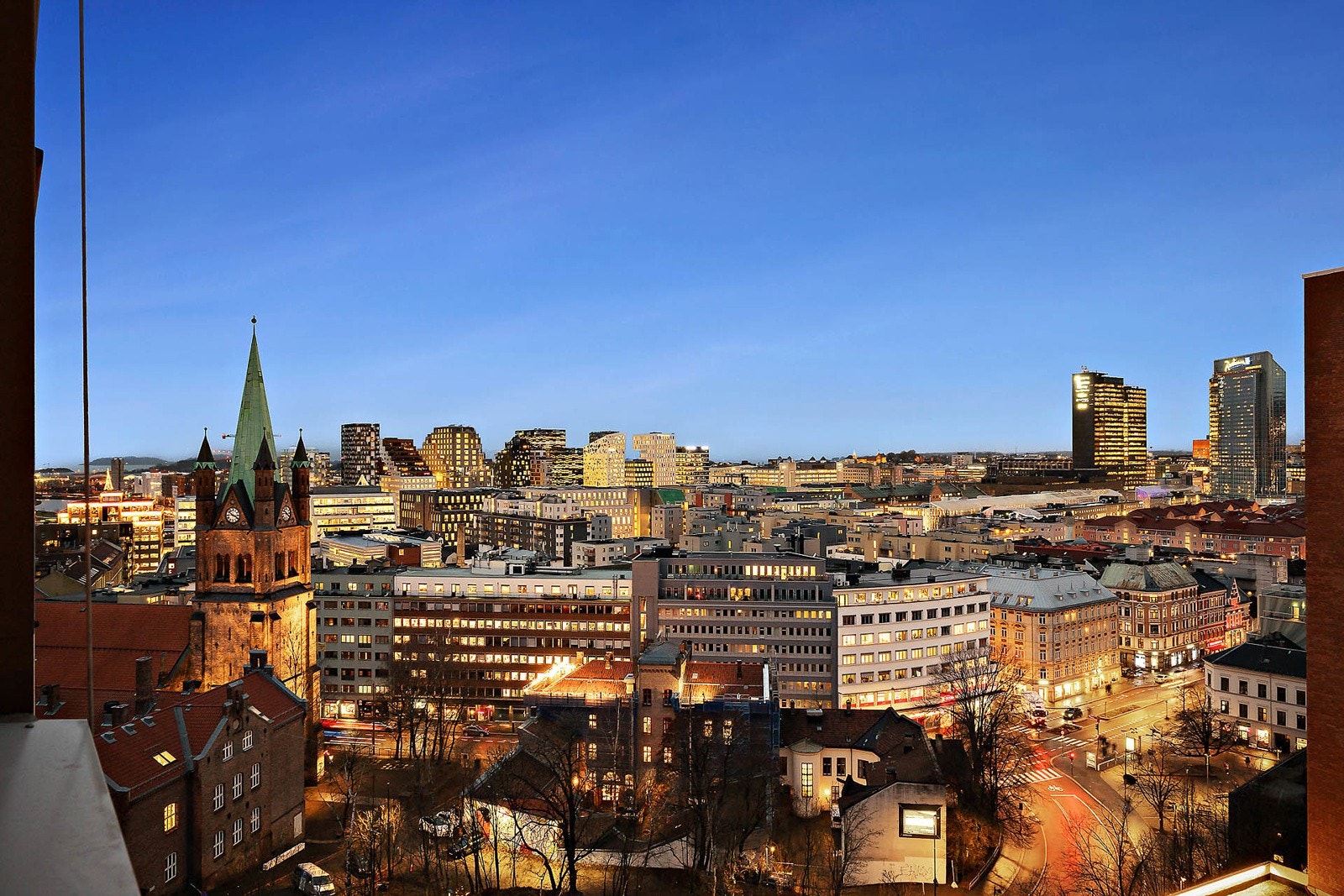 Flott utsikt mot Fjorden, Barcode og Oslo sentrum. Velkommen på visning i Enerhauggata 7! Galleribilde