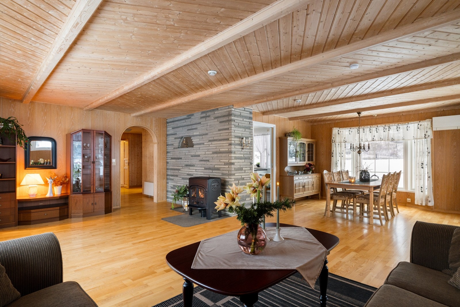 En gjennomtenkt utforming som gjør det enkelt å tilpasse møbleringen etter behov og preferanser. Galleribilde