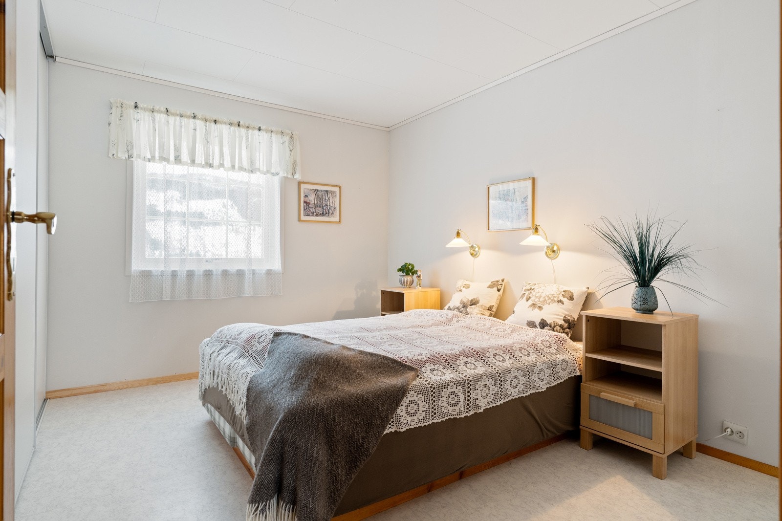 Hovedsoverommet på 12,5 kvm har god plass til dobbeltseng, garderobeløsning og nattbord. Galleribilde