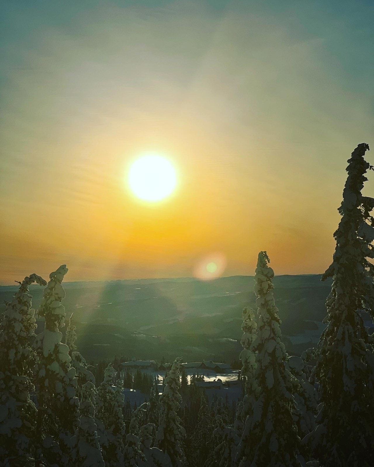 Nærmiljøet h nydelig utsikt sommer som vinter. Galleribilde