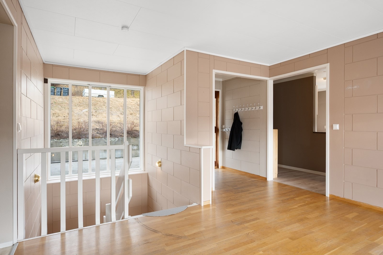 Til venstre for entréen er det en liten gang. Galleribilde