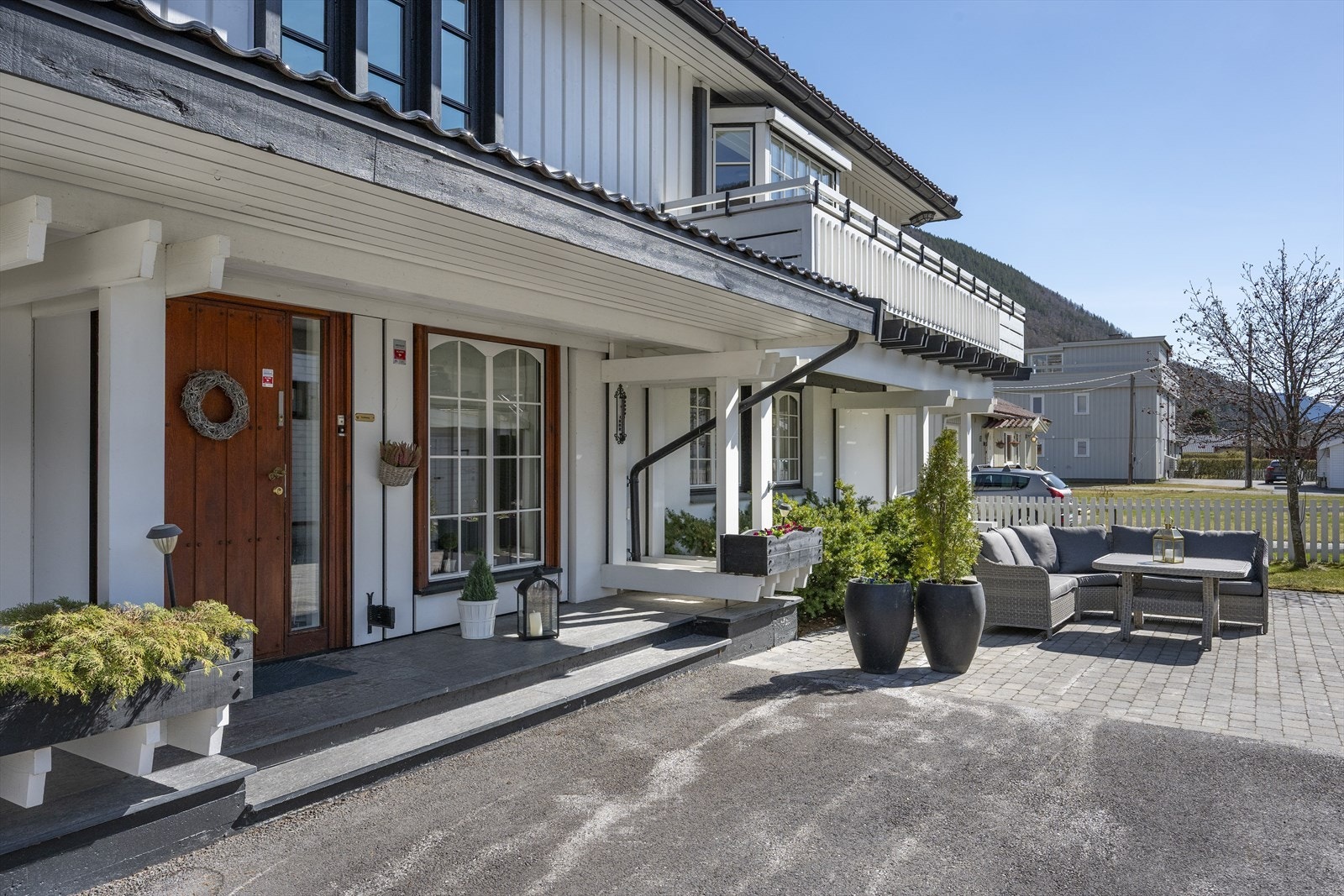 Inngangsparti. Galleribilde