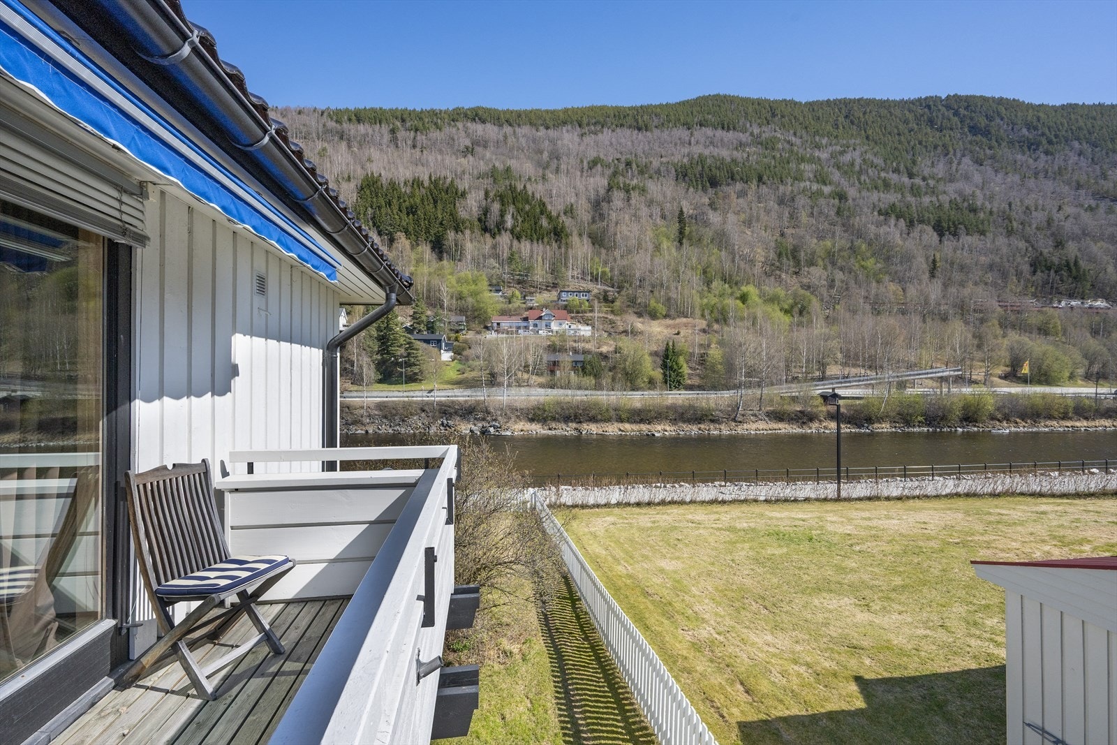 Mot Lågen og Blekalia. Galleribilde