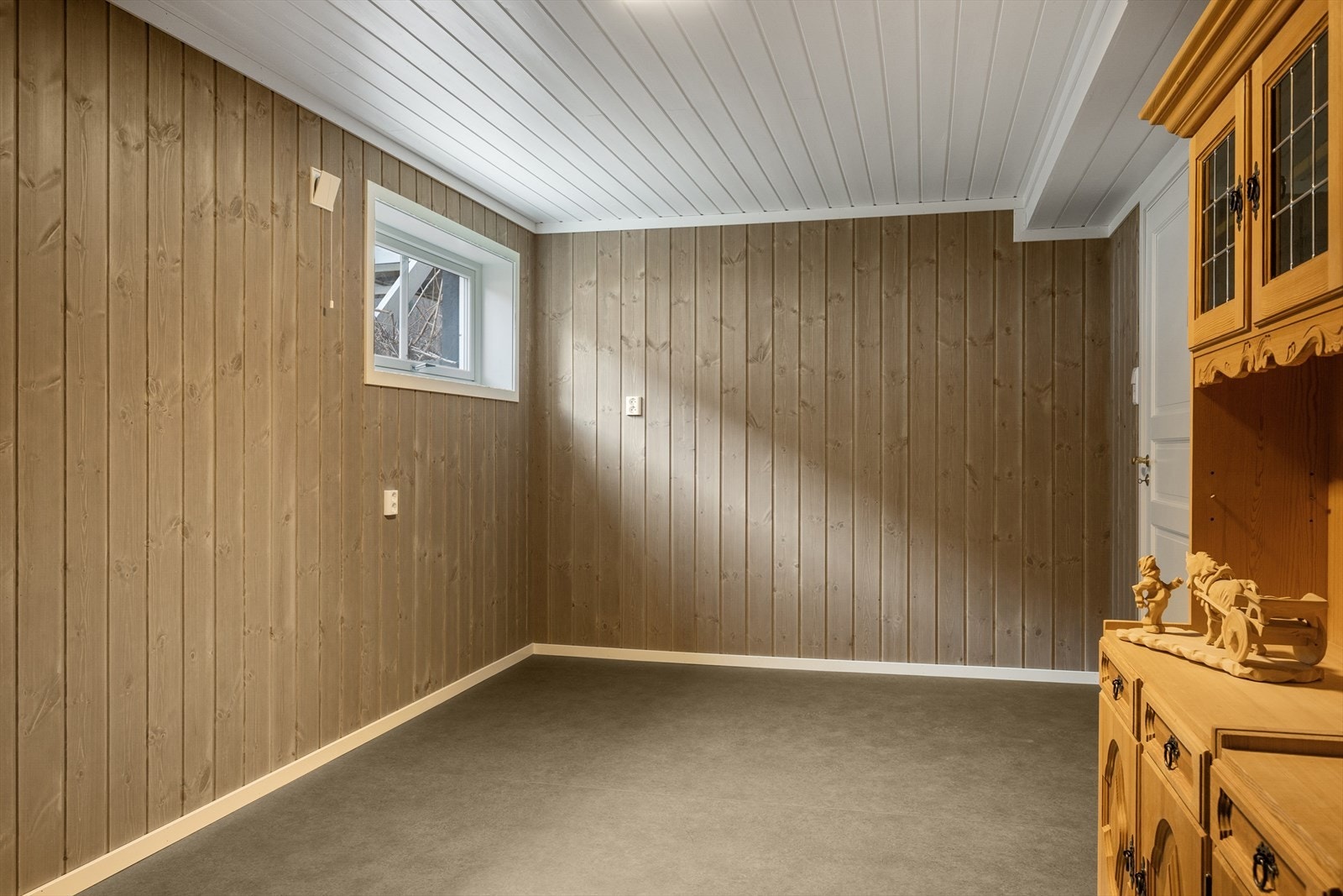 Underetasjen har i tillegg 2 disponible rom. Galleribilde