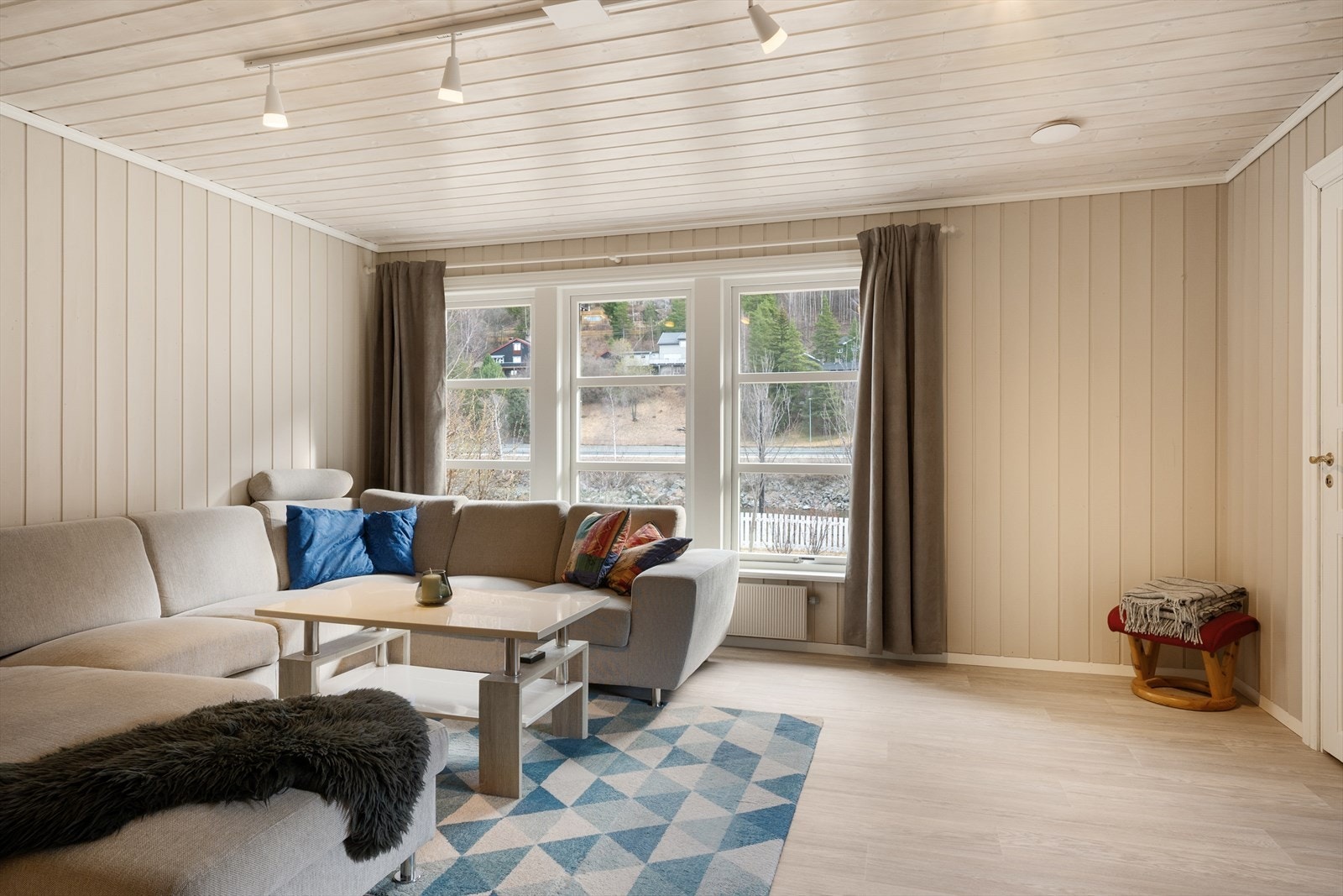 Soverom fire - Rommene er holdt i lyse farger og har god plass. Galleribilde