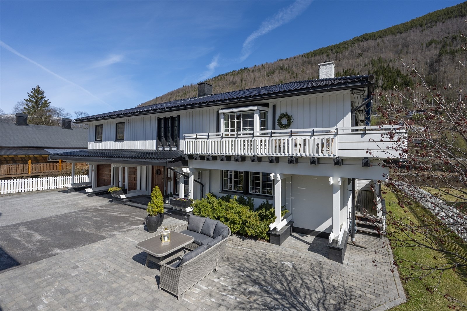 Fasade mot gårdsplassen. Galleribilde