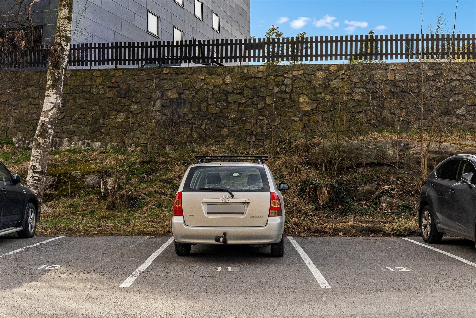 Medfølger egen p-plass nr. 11 Galleribilde