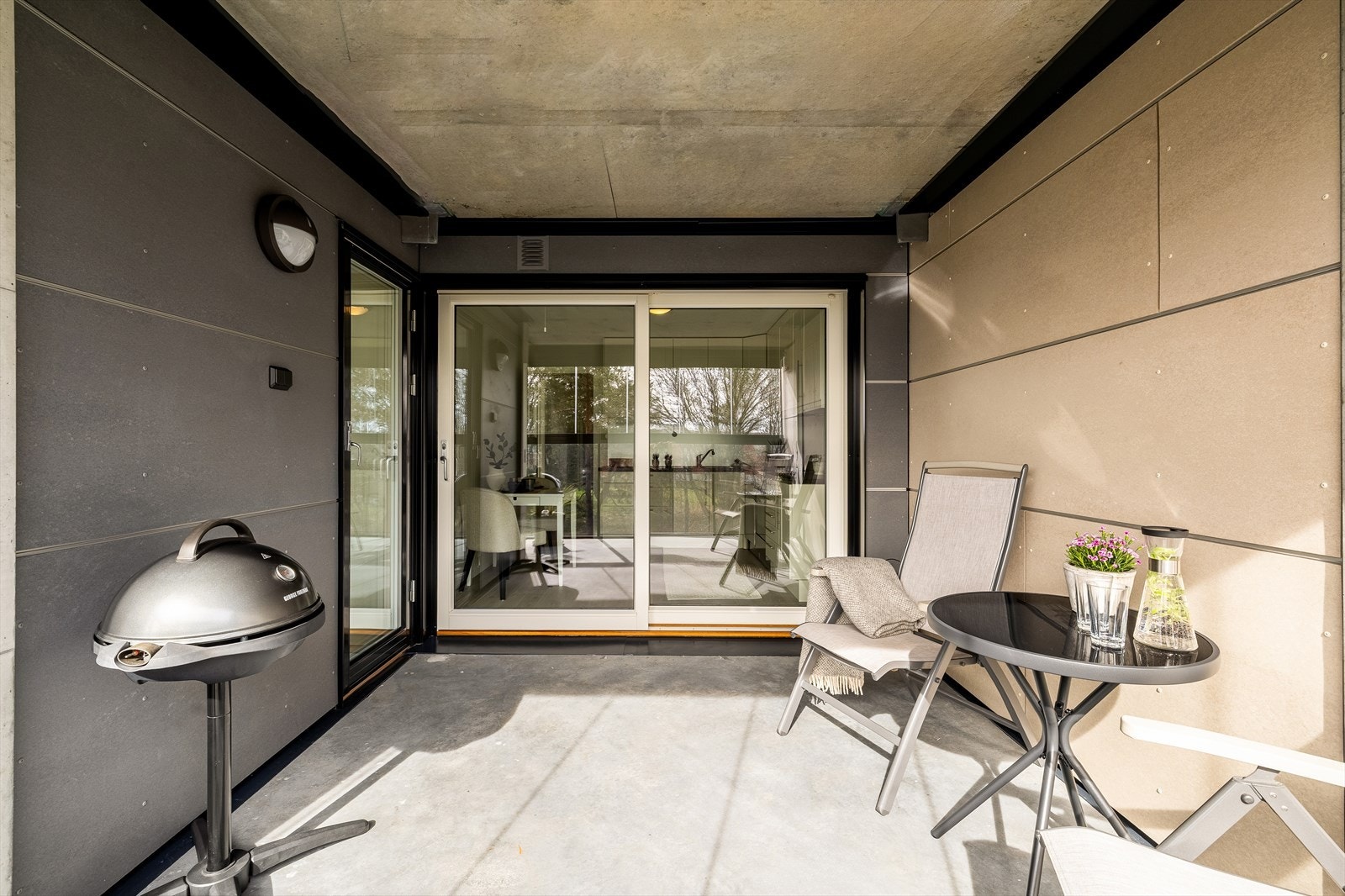 Ny (2024) skyvedør fra kjøkken med 2-lags glass Galleribilde