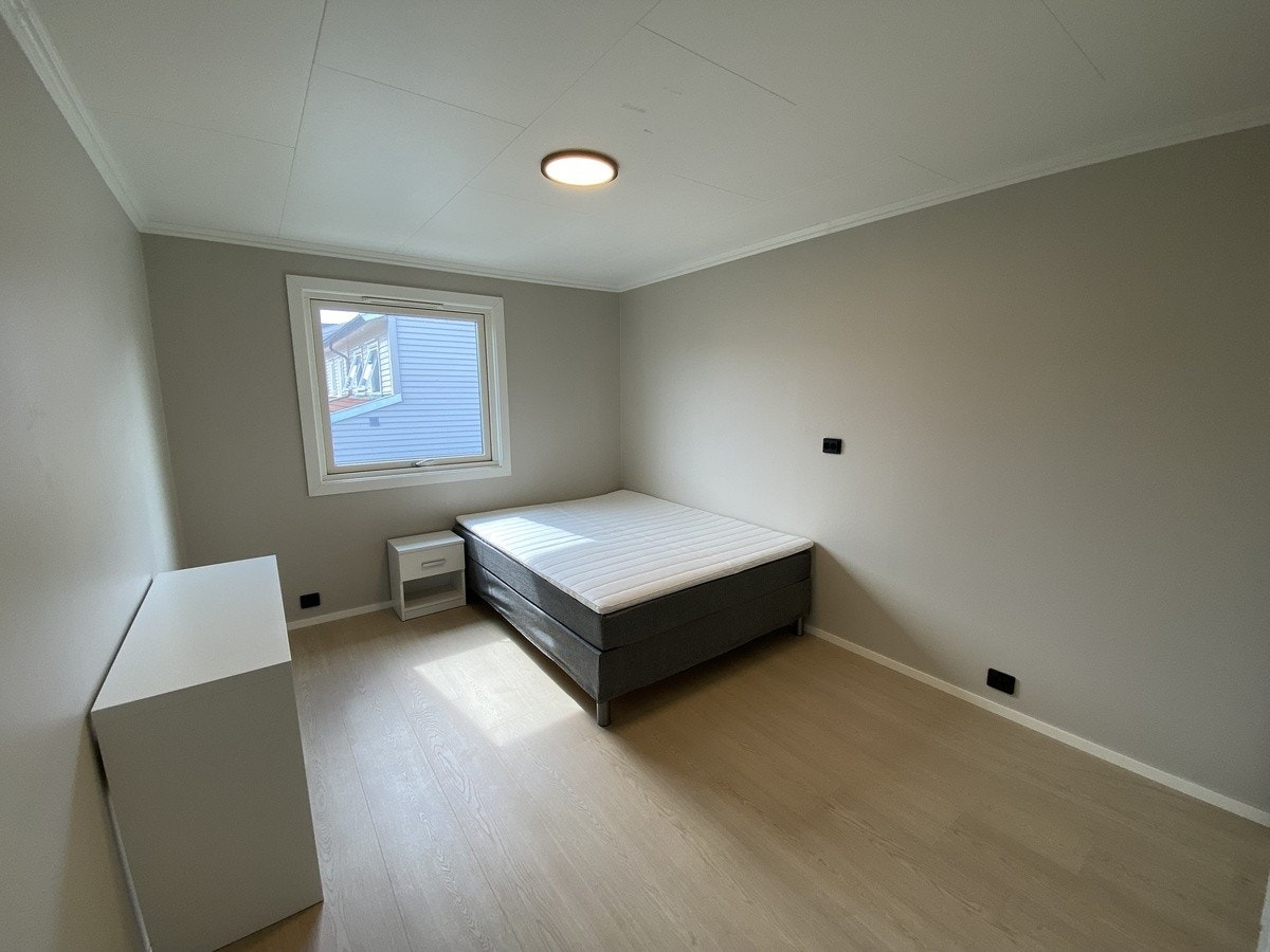 Soverom 3 - Romslig soverom med godt lysinnslipp Galleribilde