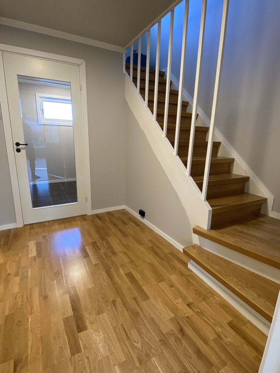 Trappeoppgang 1. etg Galleribilde