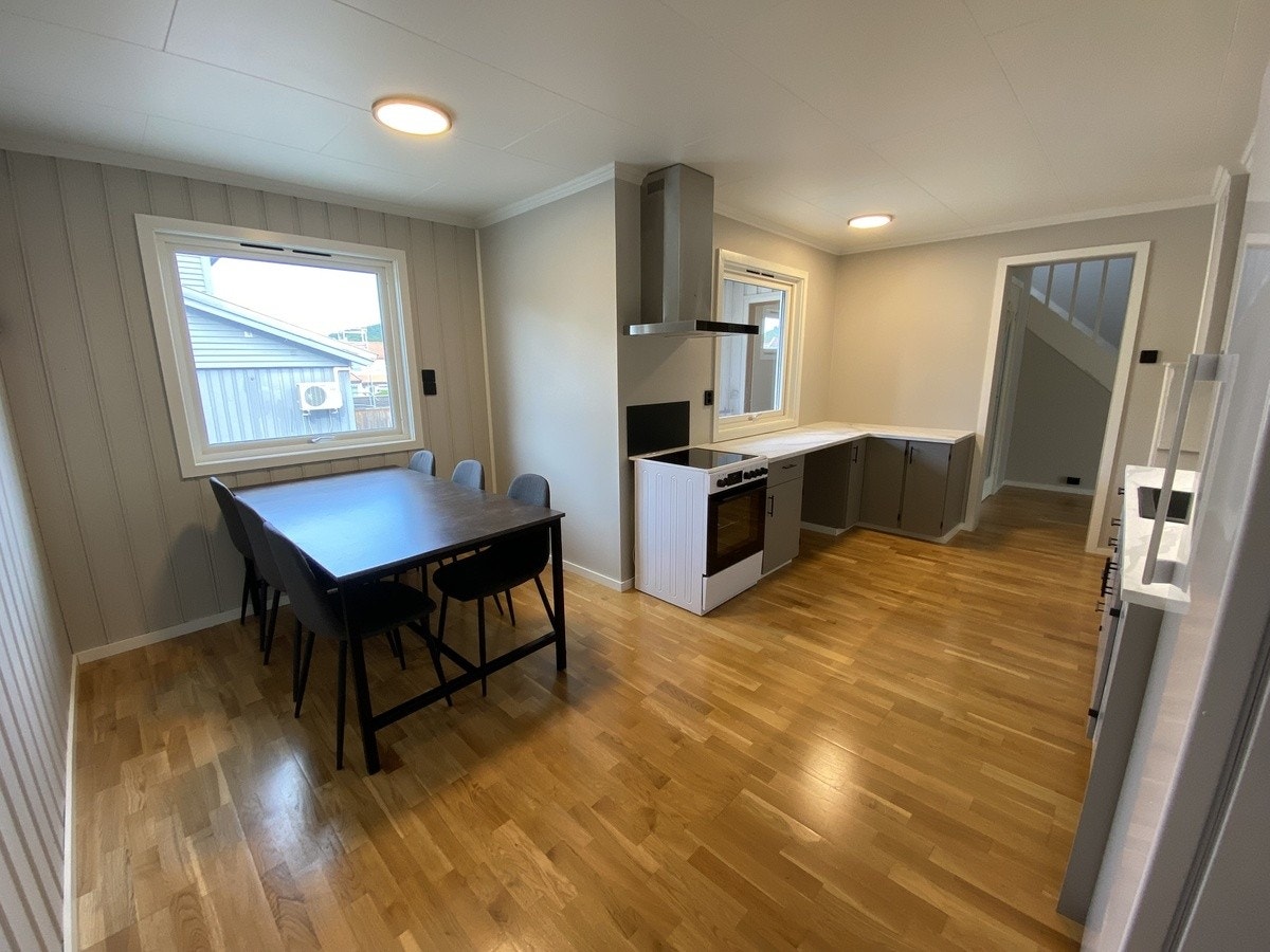 Spisegruppe for 6 personer Galleribilde