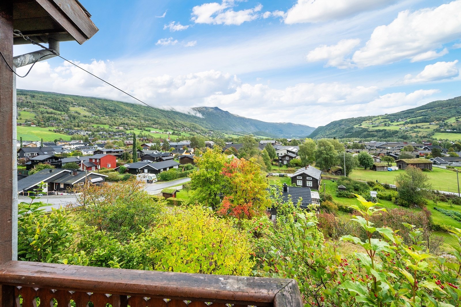 Den flotte utsikten nytes også fra terrassen. Galleribilde