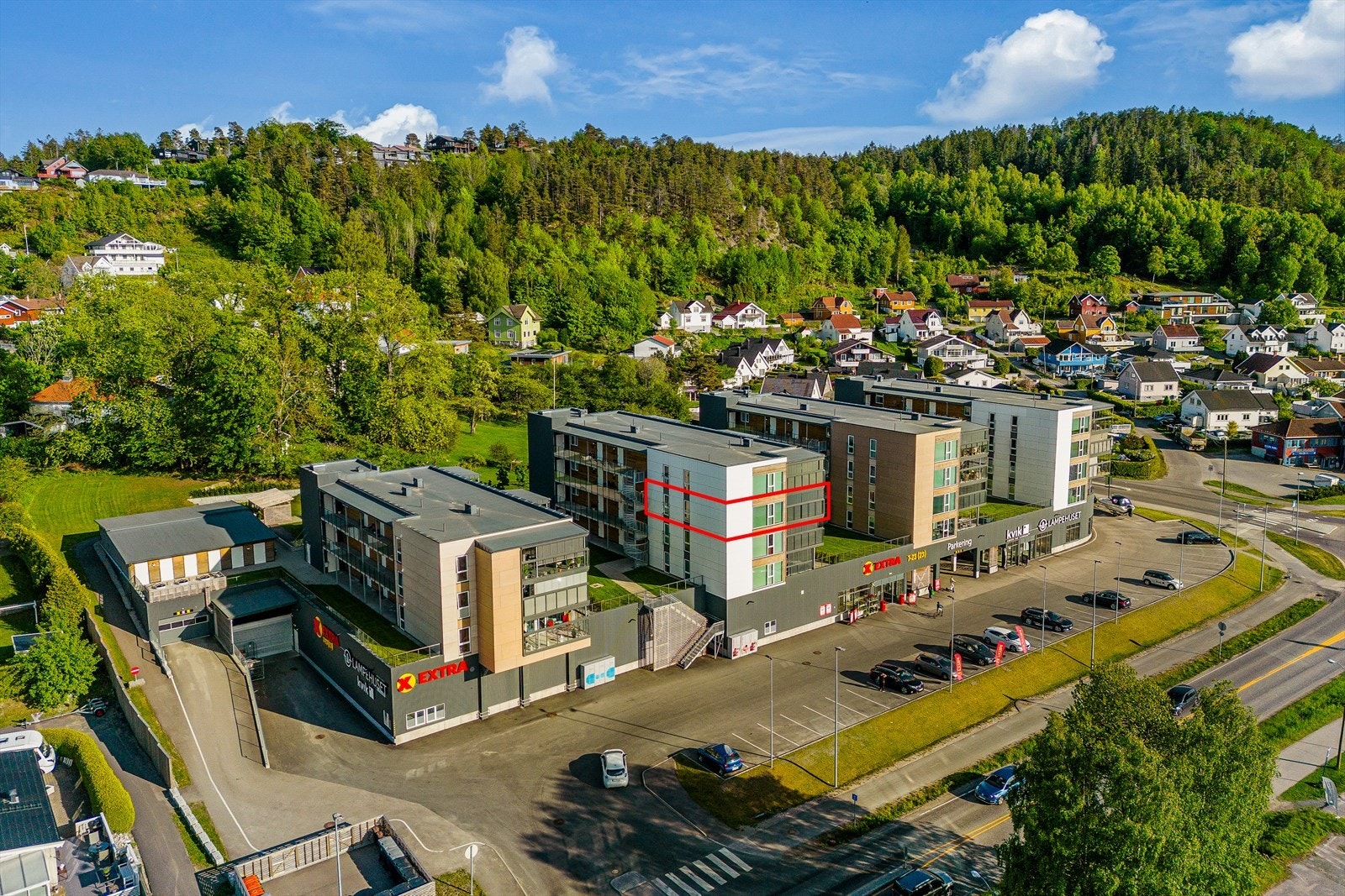 Stor, nyere, pen og gjennomgående leilighet Galleribilde