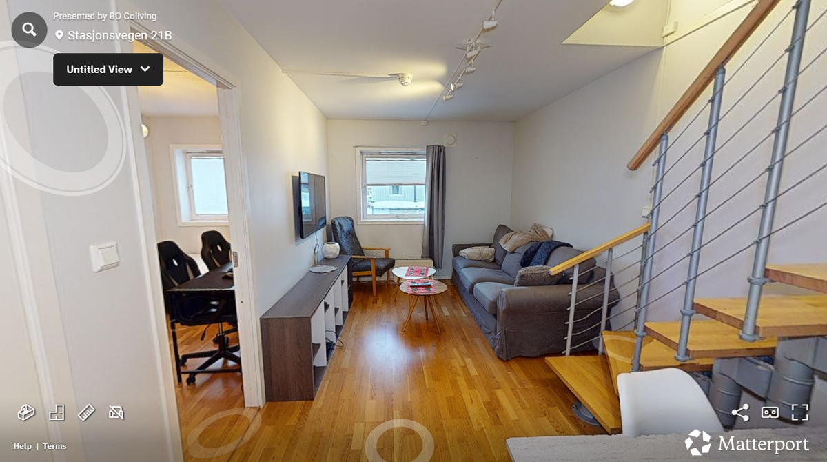 Stuen er i forlengelse med kjøkkenet og er innbydende og hyggelig. Galleribilde